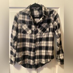 Zoic Women’s Black & White Flannel